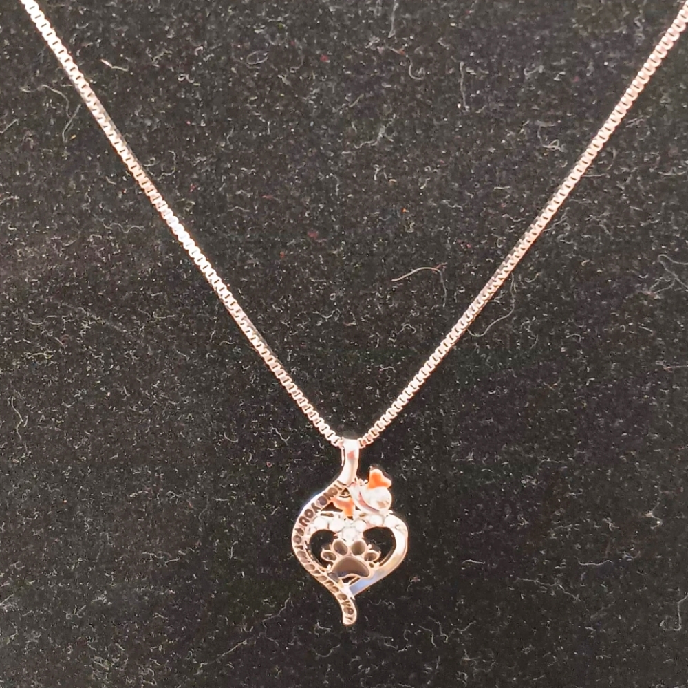 Elegant Gold Heart Pendant Necklace